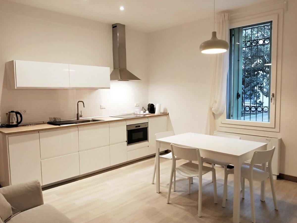 Via Poma Apartments&Rooms Verona Eksteriør bilde